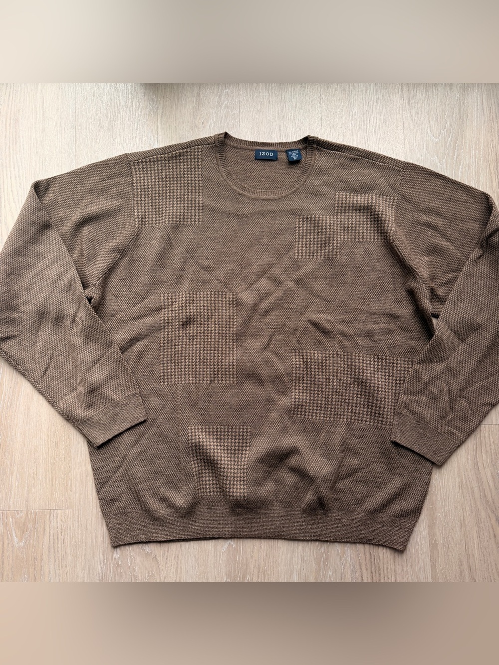 Izod plaid patterned crew neck sweater